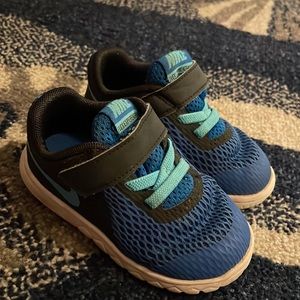 Toddler Nikes, size 6